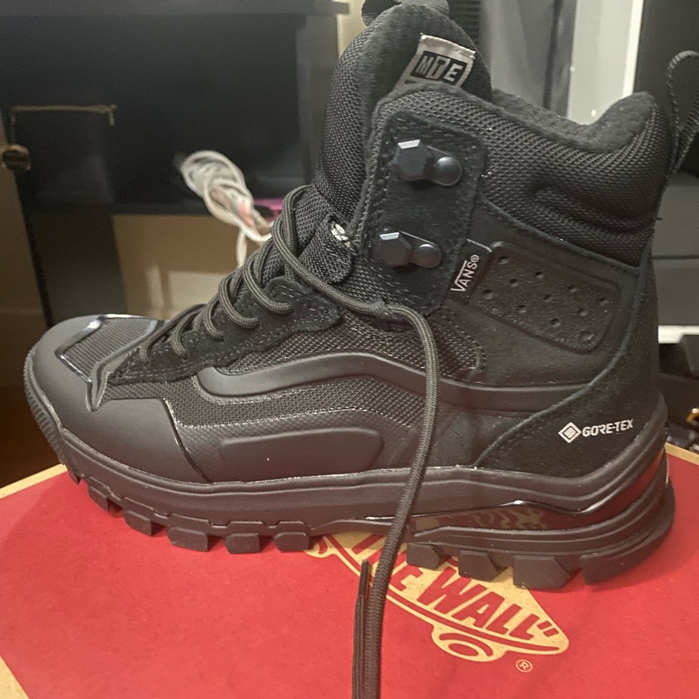 Vans black boots gortex